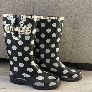 Chooka Rain Boots black with white polka dots